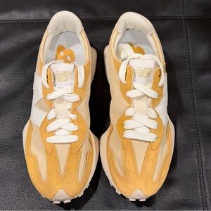 New Balance 327 in Sandstone Workwear